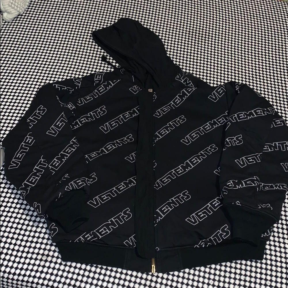 VETEMENTS BOMBER